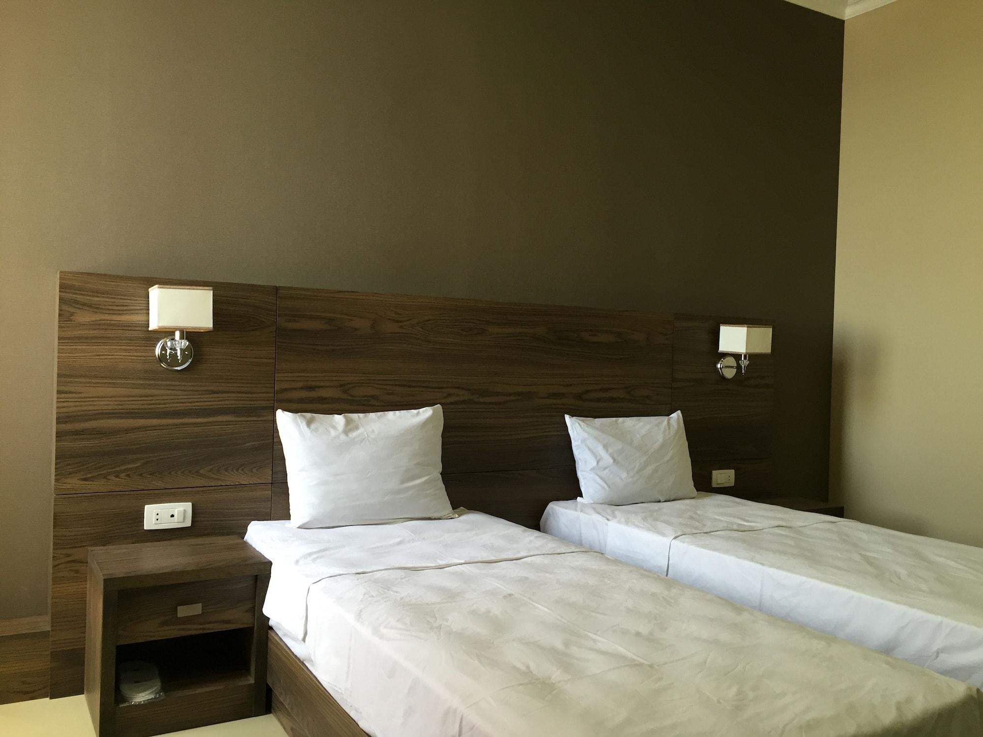Primer Hotel Ереван Екстериор снимка