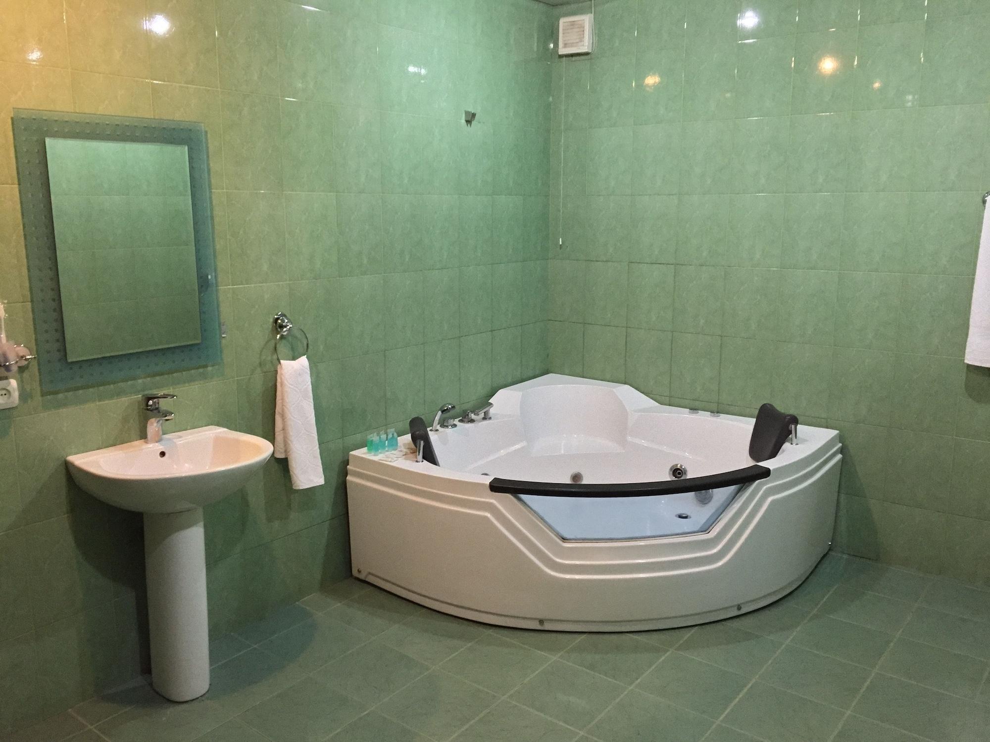 Primer Hotel Ереван Екстериор снимка