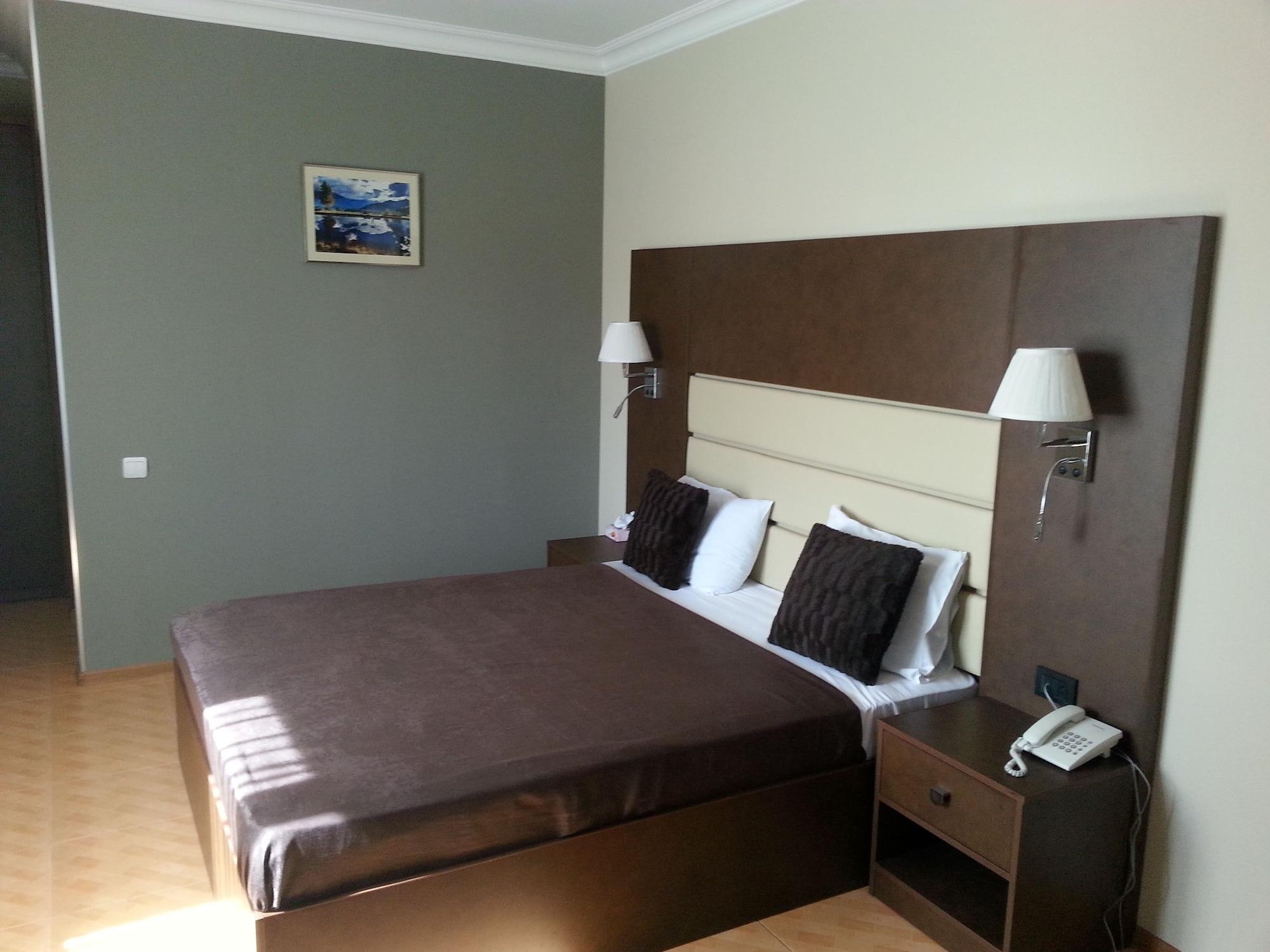 Primer Hotel Ереван Екстериор снимка