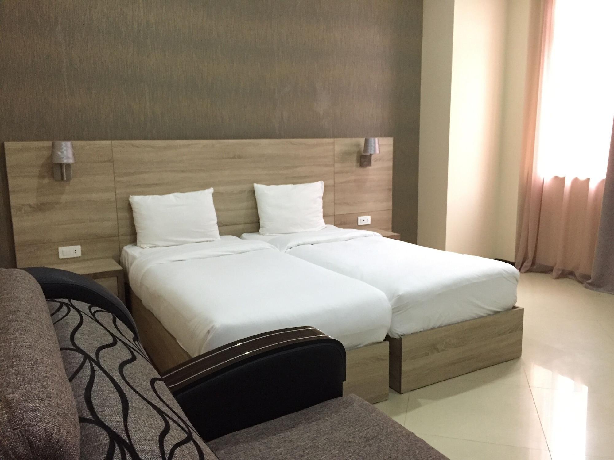 Primer Hotel Ереван Екстериор снимка