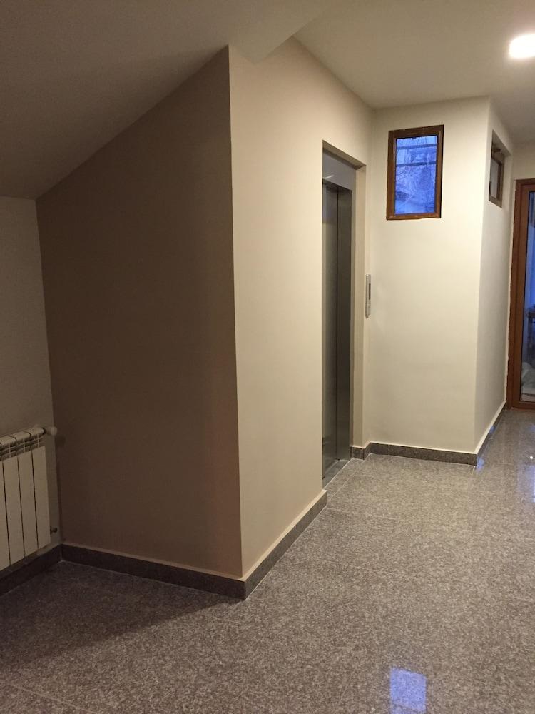 Primer Hotel Ереван Екстериор снимка
