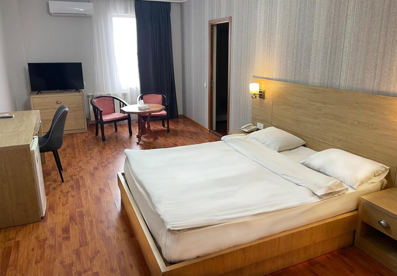 Primer Hotel Ереван Екстериор снимка