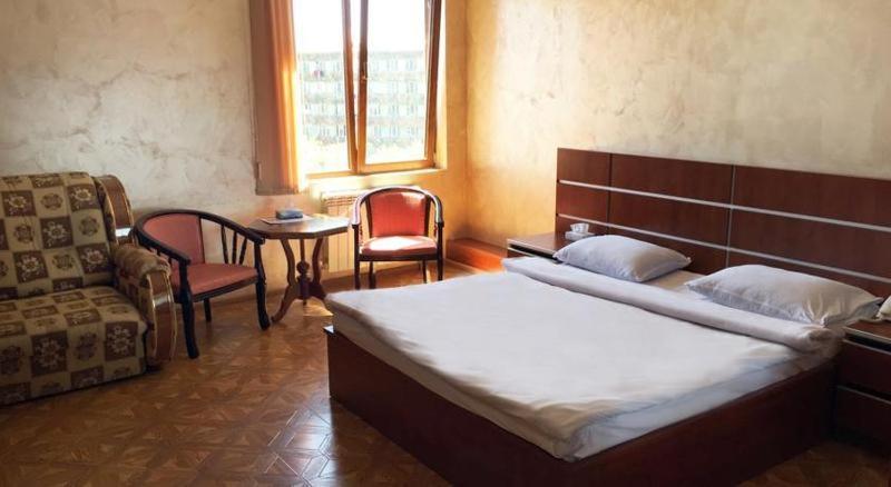 Primer Hotel Ереван Стая снимка