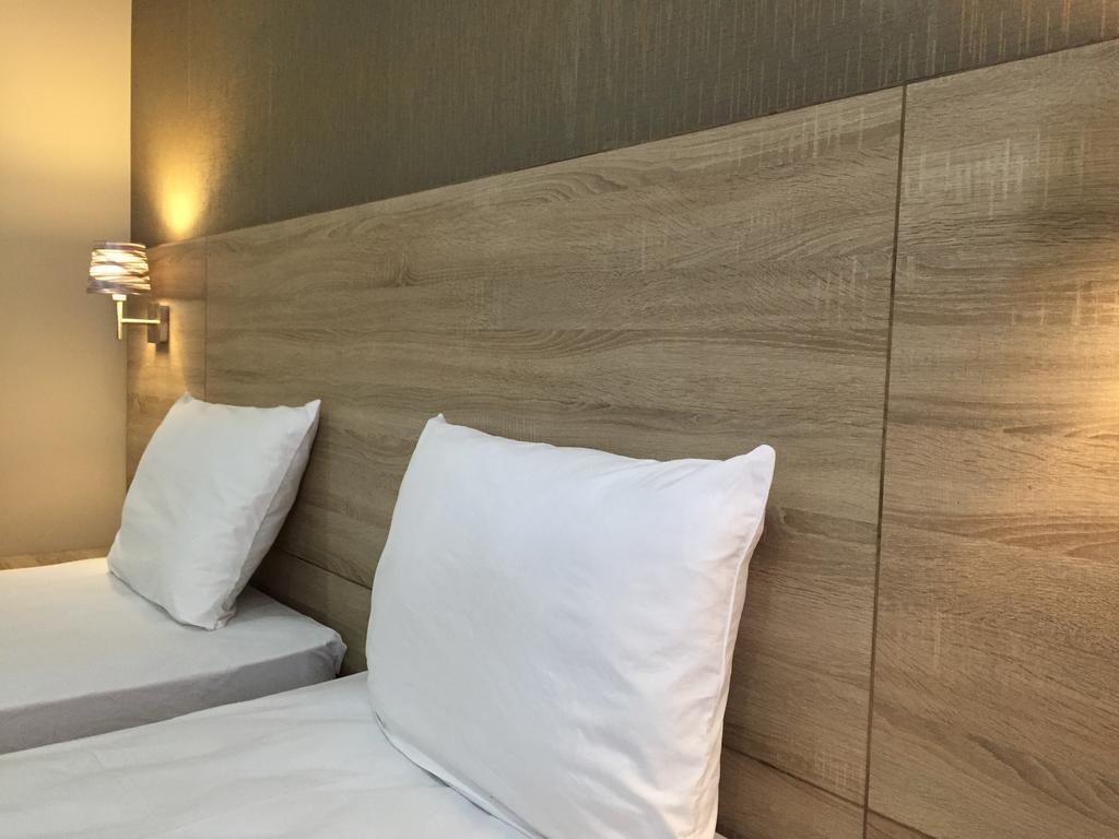 Primer Hotel Ереван Екстериор снимка