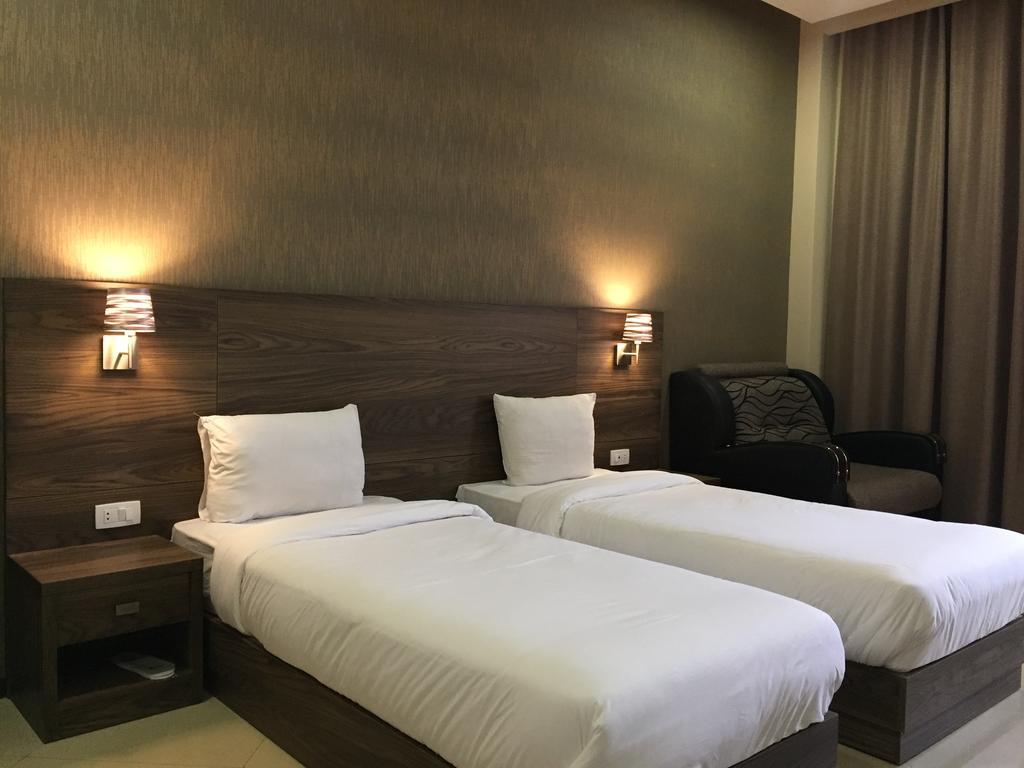 Primer Hotel Ереван Екстериор снимка