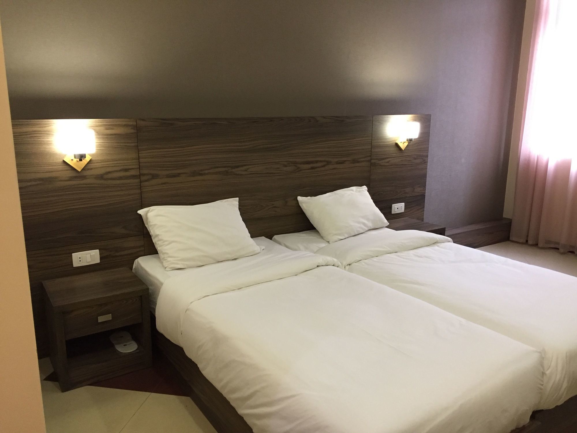 Primer Hotel Ереван Екстериор снимка