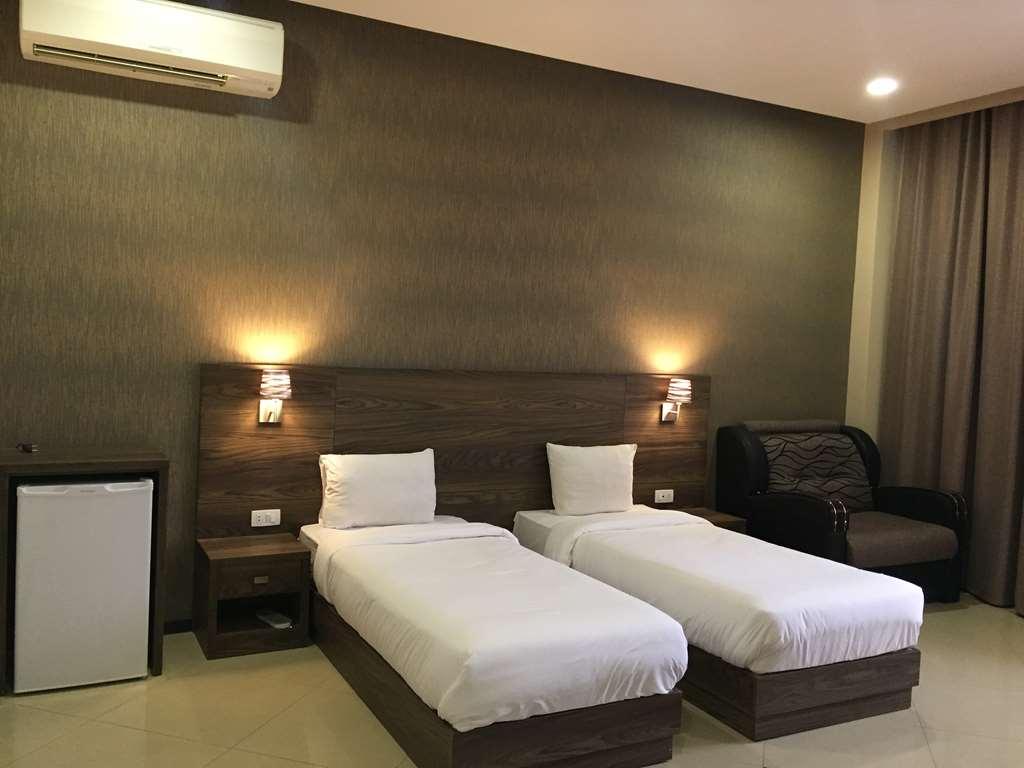 Primer Hotel Ереван Стая снимка
